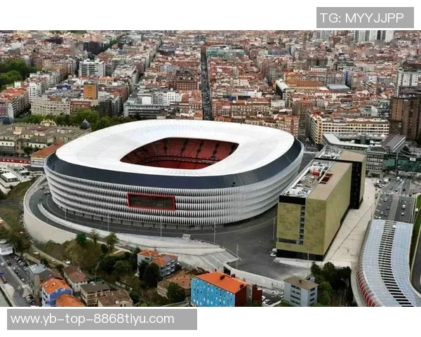 西甲球员开场静止抗议引发热议赛事转播俯瞰球场长达20秒