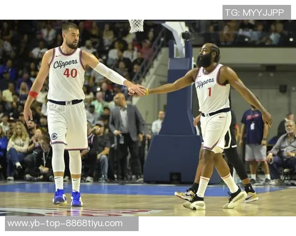 快船训练未取消哈登小卡祖巴茨等球员均在场上参与训练 快船训练未取消哈登小卡祖巴茨等球员均在场上参与训练